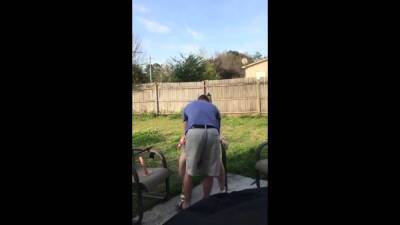 Amateur sex in their back yard - nvdvid.com