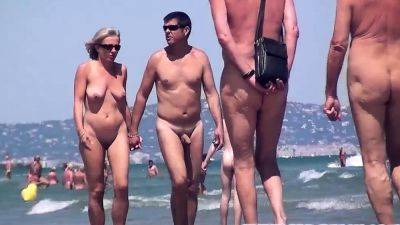 Nude Amateurs Beach Couples Walking On The Beach Compilation - drtuber.com