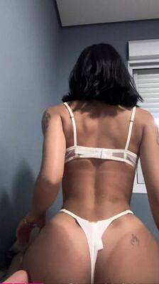 amateur vip ass masturbating on live webcam - drtuber.com