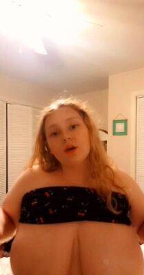 BBW with big boobs on webcam 3 gives ca - drtuber.com