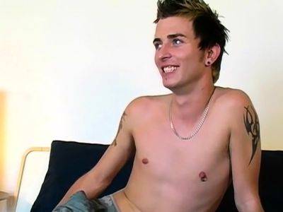 British amateur twink Zak A masturbates after an inteview - drtuber.com - Britain