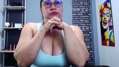 Amateur Big Boobs jerks Big Dick - drtuber.com