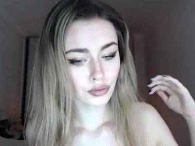 Amateur Webcam Teen Masturbates And Teases - drtuber.com