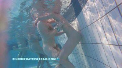 Hot! Couple Starts Underwater Sex - hclips.com