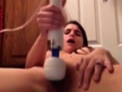 Webcam Girl Has Double Orgasm with Hitachi Vibrator - drtuber.com