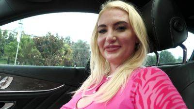 Amateur Blonde With BIG BOOBS Hot Free Cam Show - drtuber.com