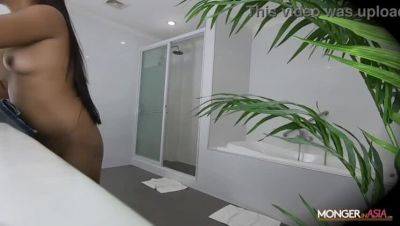 Asian Amateur Teenager Jessica's Hardcore Blowjob with Big Foreign Dick - xxxfiles.com