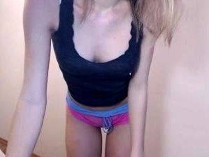 Hot amateur webcam teen masturbates for their fans - drtuber.com