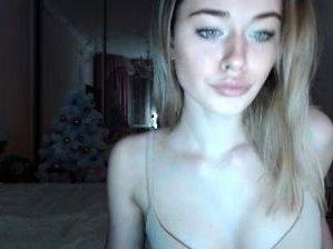 Small titted babe toys her pussy on webcam - drtuber.com